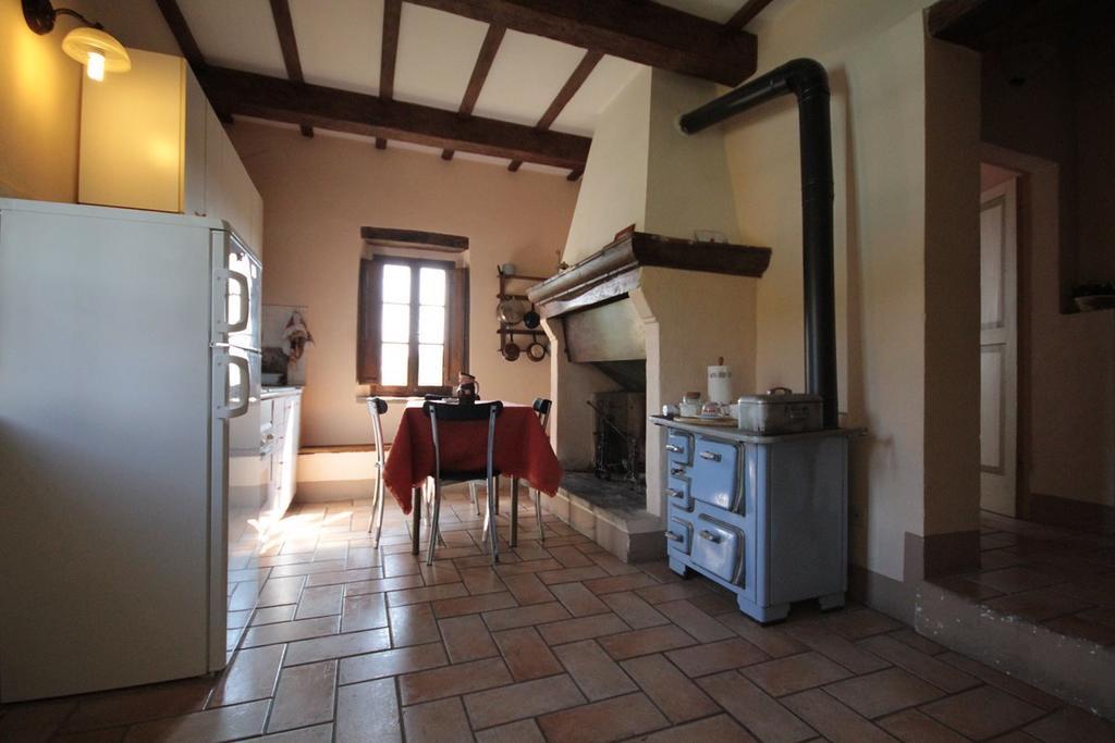 Casa Castellina ξενώνας Φολίνιο Δωμάτιο φωτογραφία