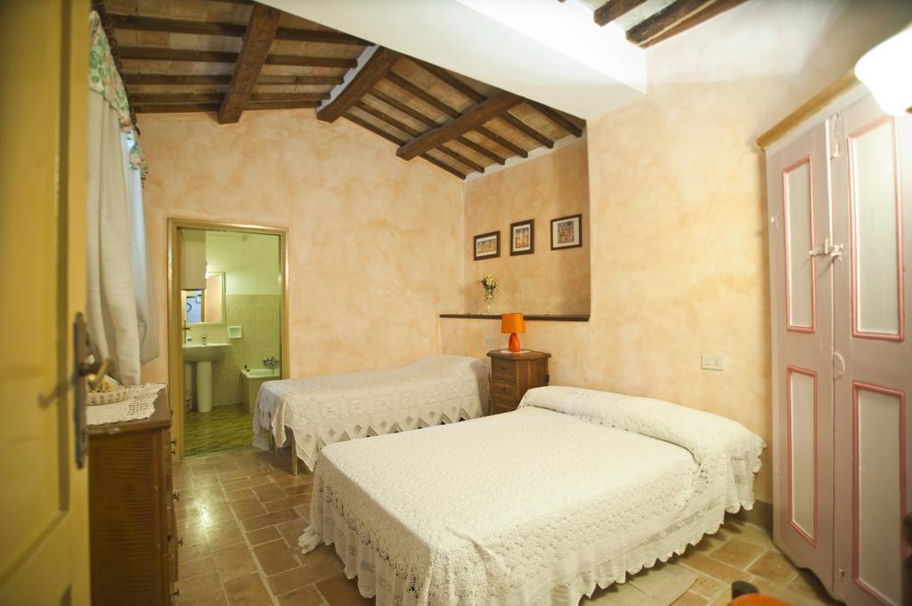 Casa Castellina ξενώνας Φολίνιο Δωμάτιο φωτογραφία
